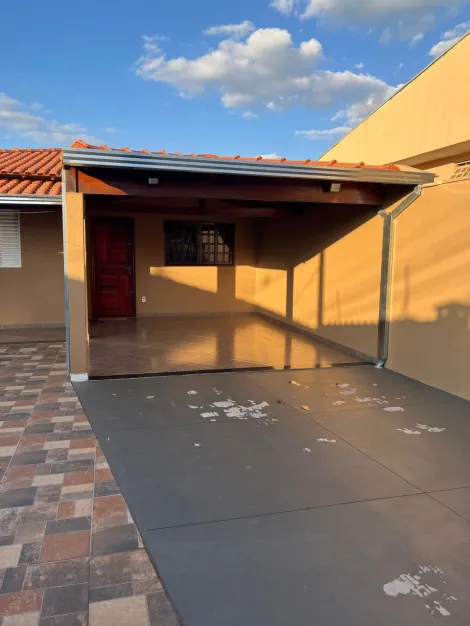 Alugar Casa / Padrão em São Carlos. apenas R$ 500.000,00