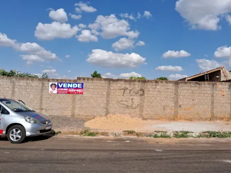 Alugar Terreno / Padrão em Araraquara. apenas R$ 65.000,00