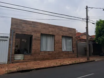imagem 1 - Casa com ótima localização, toda reformada, terreno bem amplo imagem 1 - Casa com ótima localização, toda reformada, terreno bem amplo