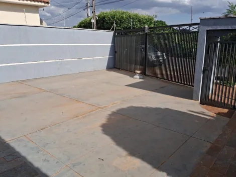 imagem 1 - Casa com ótima localização, quintal grande imagem 1 - Casa com ótima localização, quintal grande
