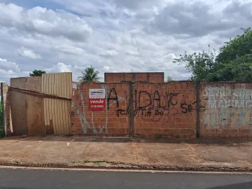 imagem 1 - Terreno murado com água e luz ligados em rua de grande movimento imagem 1 - Terreno murado com água e luz ligados em rua de grande movimento