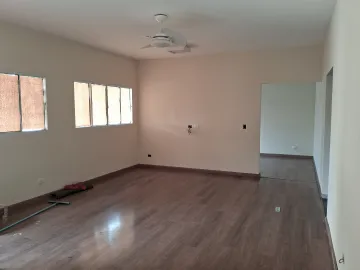 imagem 1 - Casa com 04 dormitórios e ótima localização imagem 1 - Casa com 04 dormitórios e ótima localização