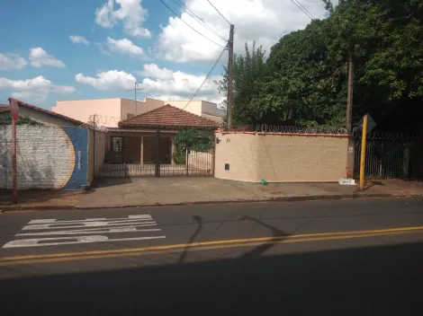 Alugar Casa / Padrão em São Carlos. apenas R$ 800.000,00