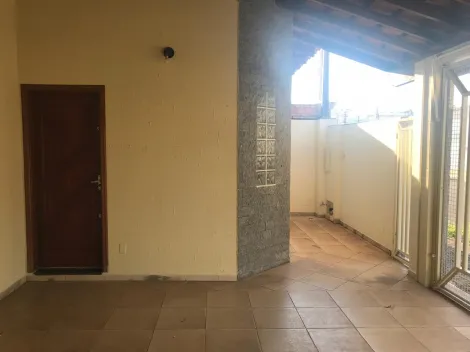 Alugar Casa / Padrão em São Carlos. apenas R$ 1.394,49