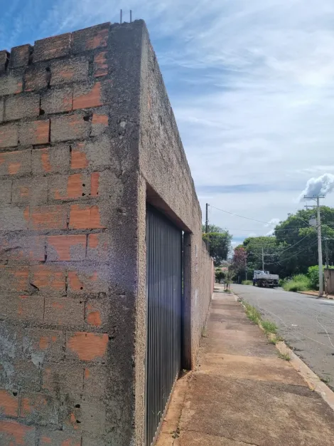 imagem 3 - Ótimo terreno murado e portão com mais de 1000 m² na Vila Xavier. imagem 3 - Ótimo terreno murado e portão com mais de 1000 m² na Vila Xavier.