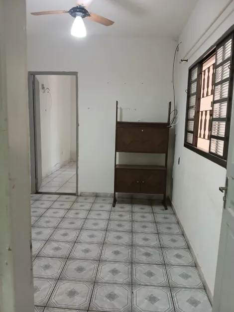 imagem 3 - Casa com boa localização próximo a mercado e comércio imagem 3 - Casa com boa localização próximo a mercado e comércio