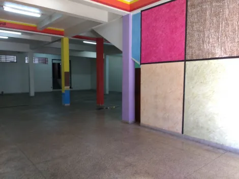 imagem 4 - Sobrado com Salão Comercial e Duas Casas em Localização Privilegiada em São Carlos Próximo à Praça Santa Cruz imagem 4 - Sobrado com Salão Comercial e Duas Casas em Localização Privilegiada em São Carlos Próximo à Praça Santa Cruz