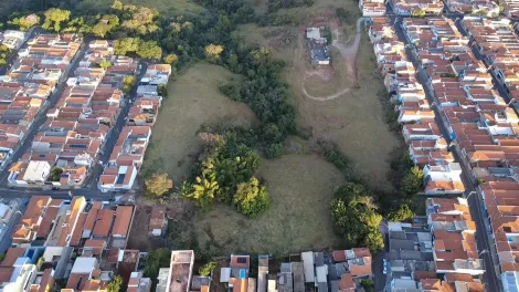 imagem 2 - Área grande muito bem localizada com Bairro Jardim Belvedere. imagem 2 - Área grande muito bem localizada com Bairro Jardim Belvedere.