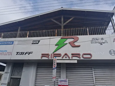 imagem 1 - Salão no centro da cidade, com uma casa grande no piso superior. imagem 1 - Salão no centro da cidade, com uma casa grande no piso superior.
