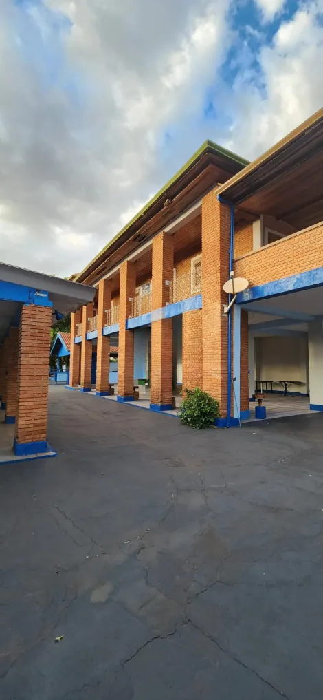 imagem 2 - Chácara de 1.700m² com 4 quartos sendo 2 suítes para locação - Jardim Salgado Filho imagem 2 - Chácara de 1.700m² com 4 quartos sendo 2 suítes para locação - Jardim Salgado Filho