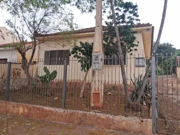 imagem 1 - Casa com ótima localização e amplo terreno, ótimo investimento. imagem 1 - Casa com ótima localização e amplo terreno, ótimo investimento.