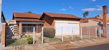 imagem 1 - Casa no centro de Rincao, com piscina, repletos de armários e com consultório montado imagem 1 - Casa no centro de Rincao, com piscina, repletos de armários e com consultório montado