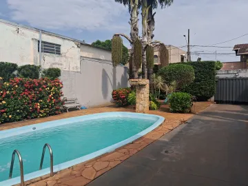 imagem 1 - Casa com localização privilegiada, com 02 suítes e piscina grande. imagem 1 - Casa com localização privilegiada, com 02 suítes e piscina grande.